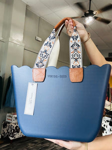 Rose Scalloped Versa Tote- Navy w. Grey Paisley Strap